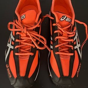 BNWOT ASIC running shoe